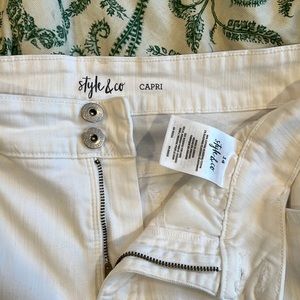 Style and Co Crop White jeans size 14